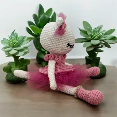 Chat danseuse — photo 3 sur 4